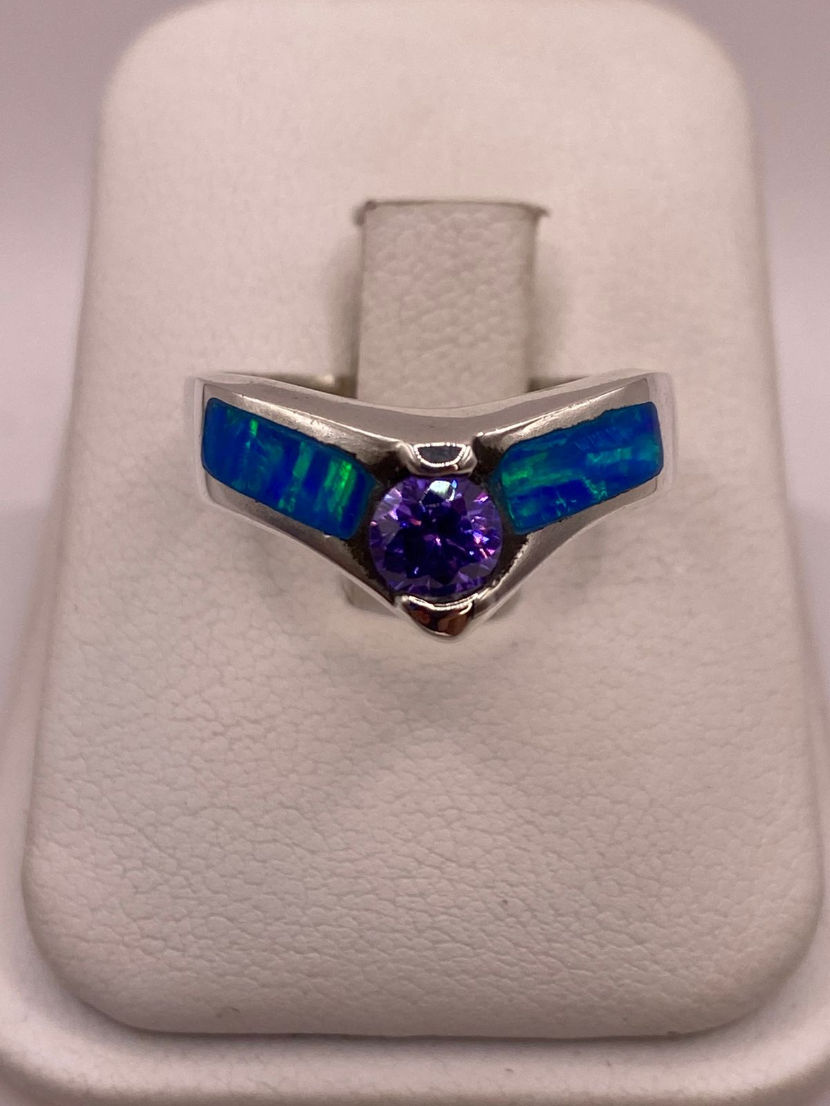 ANILLO DE PLATA LEY 9250 CON ÓPALO DE FUEGO Y ZIRCONIA MORADA