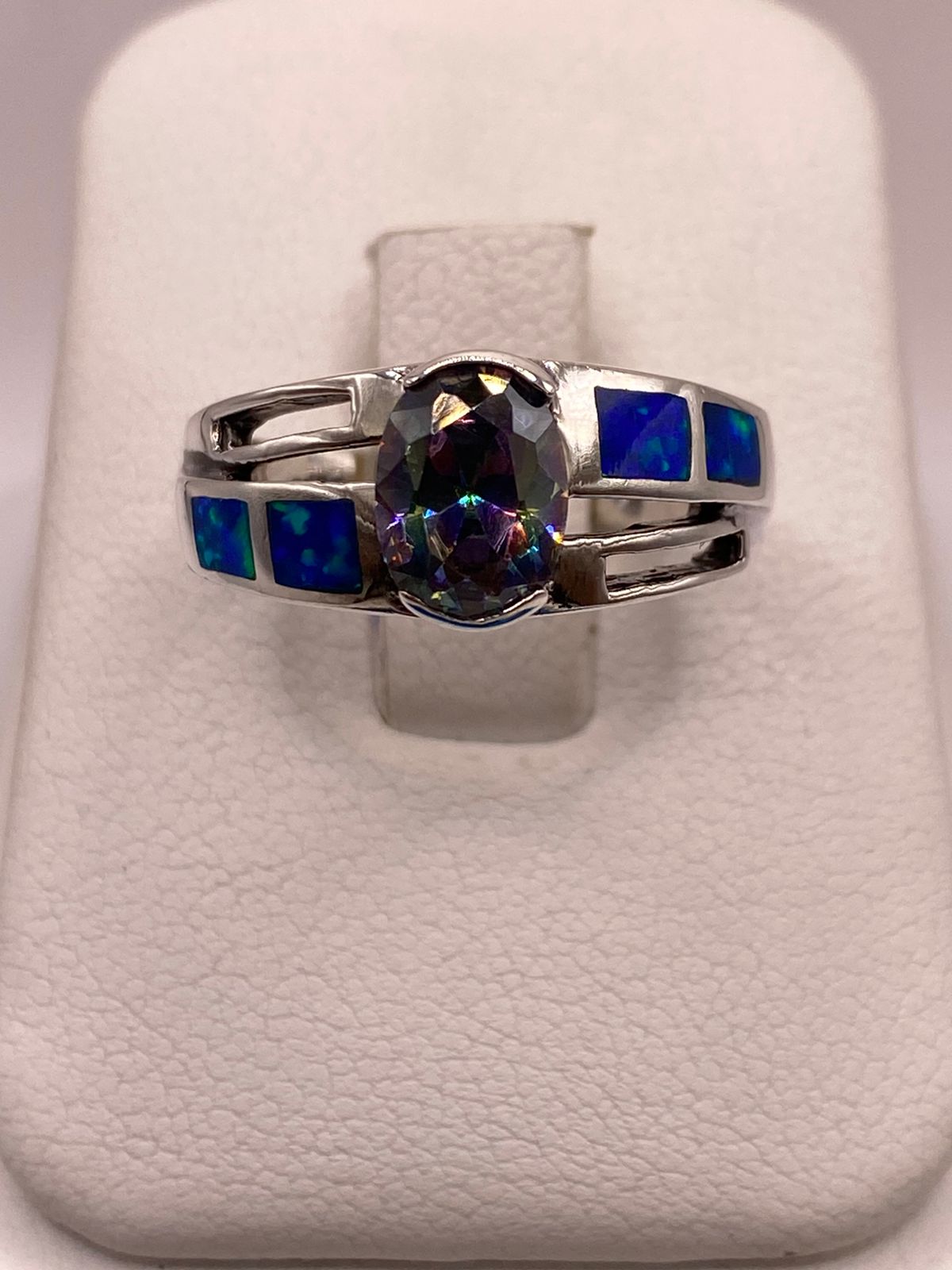 ANILLO DE PLATA LEY 950 CON ÓPALO DE FUEGO Y ZIRCONIA TORNASOL