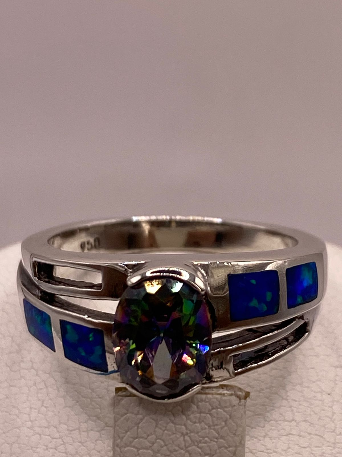 ANILLO DE PLATA LEY 950 CON ÓPALO DE FUEGO Y ZIRCONIA TORNASOL