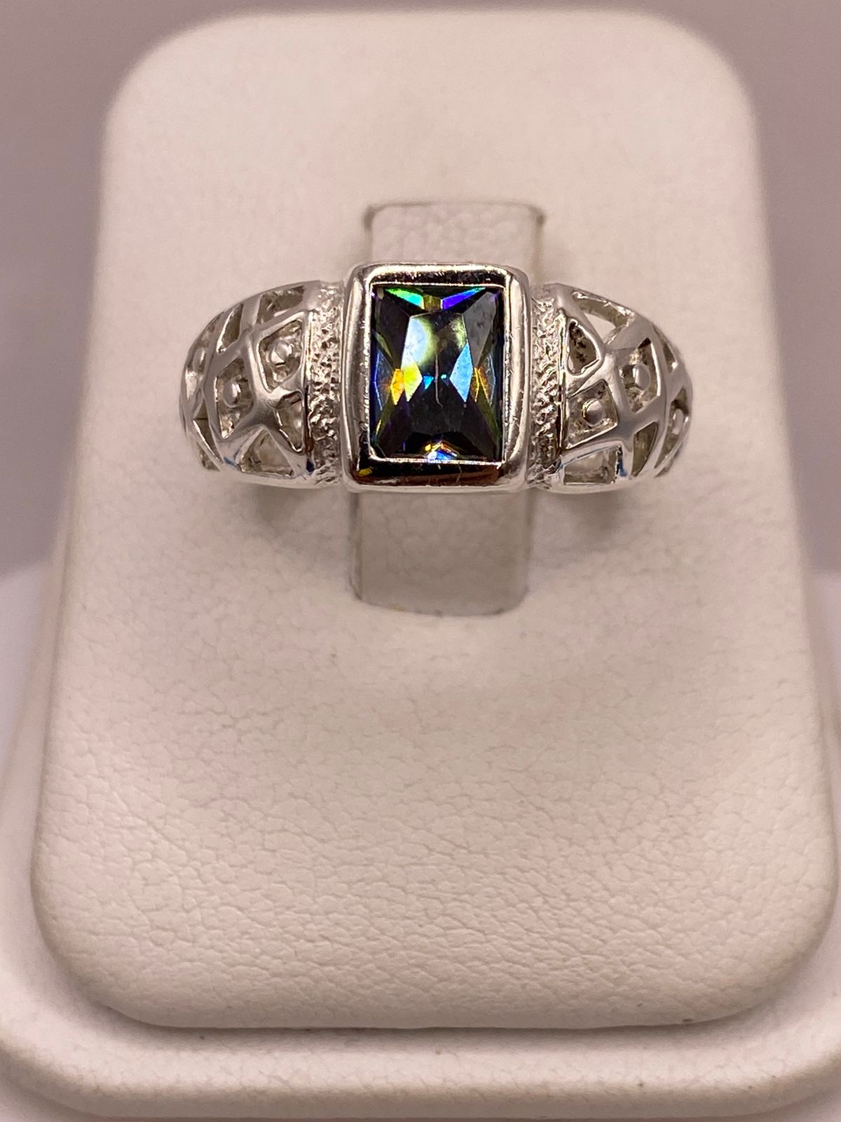 Anillo de Plata con Zirconia Diseño Elegante Plata Ley 950