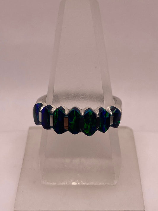 💙 Anillo de Plata .950 con Ópalo de Fuego Azul Diseño Contemporáneo Multipiedra — ángulo diagonal