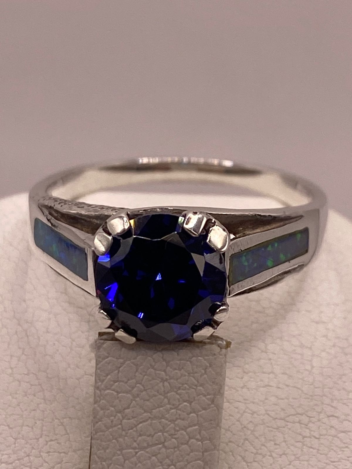 💙 ANILLO DE PLATA .950 CON ZIRCONIA AZUL Y ÓPALO DE FUEGO  DISEÑO SOLITARIO