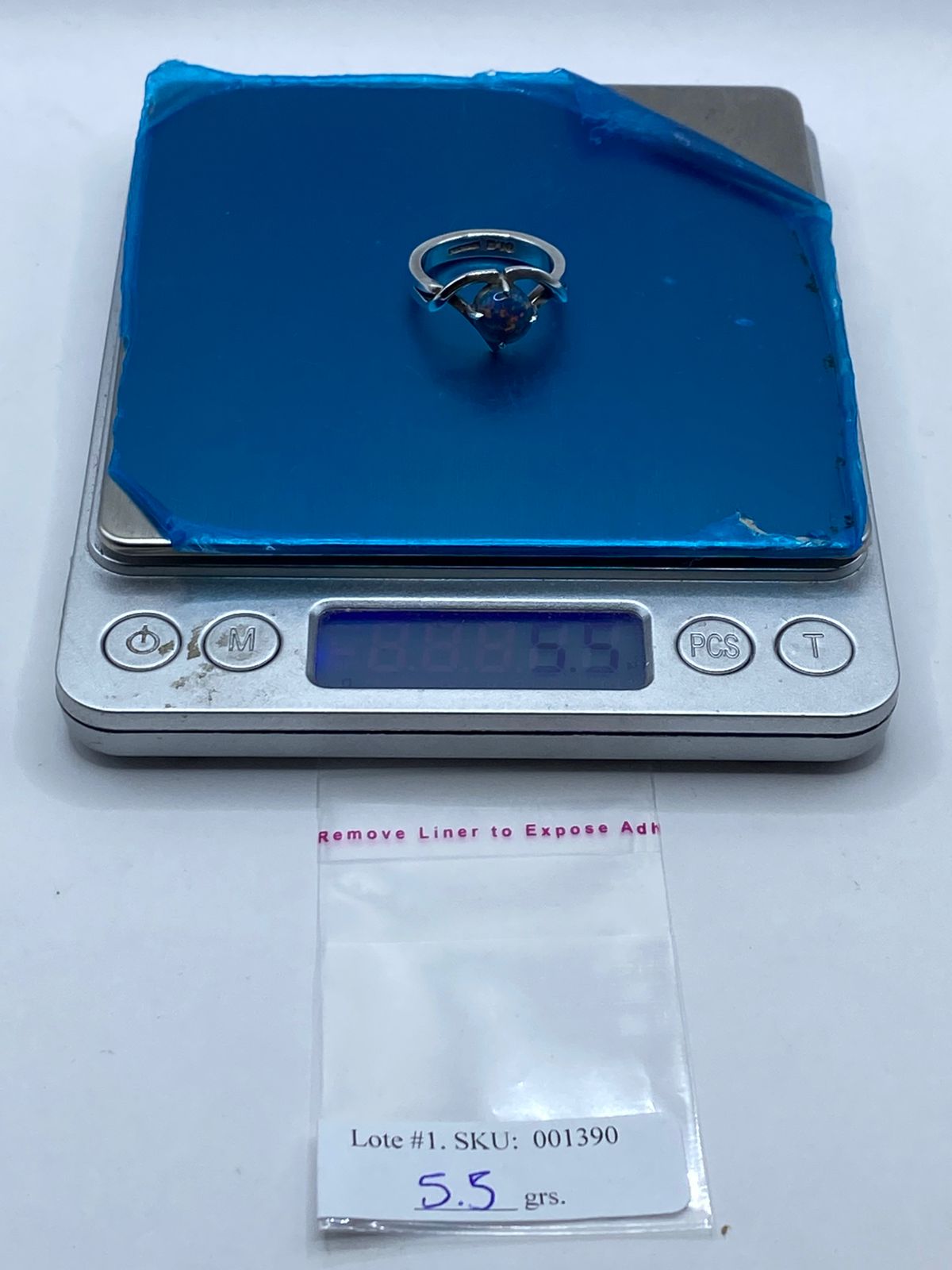 ANILLO DE PLATA .925 CON ÓPALO DE FUEGO AZUL PASTEL Y DESTELLOS TORNASOL