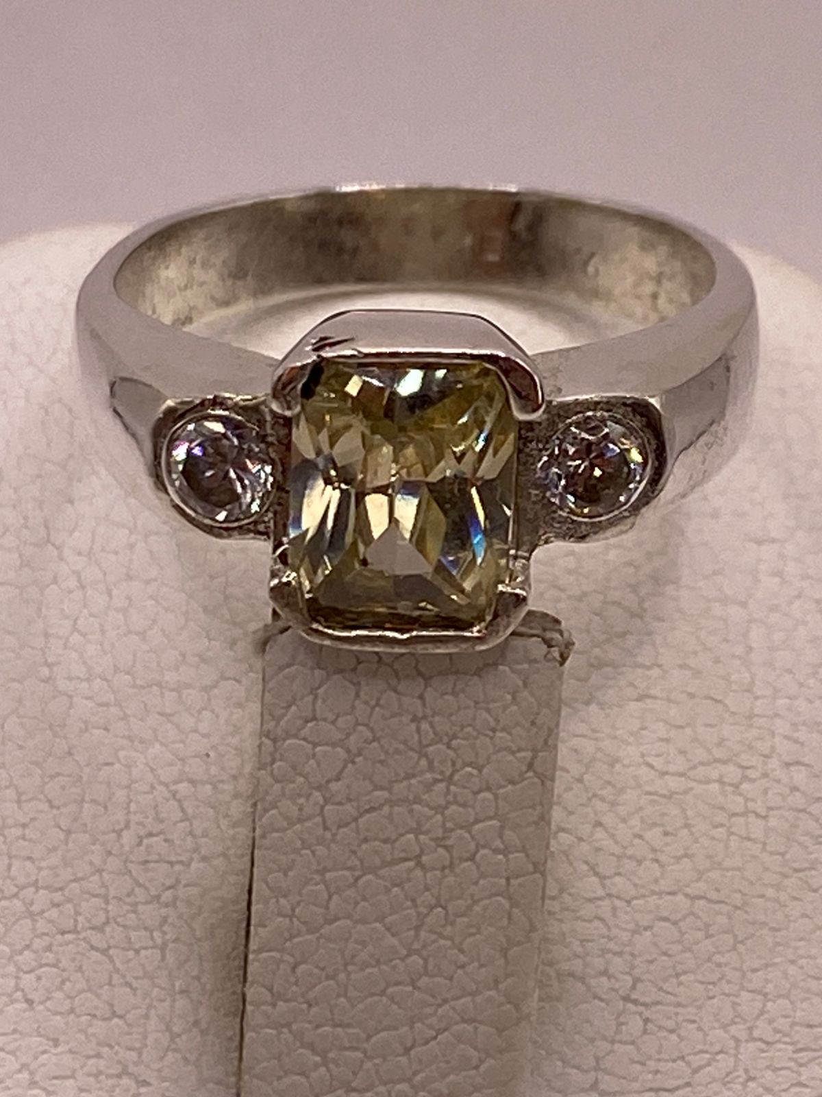 Anillo de Plata 925 con Zirconia Amarilla