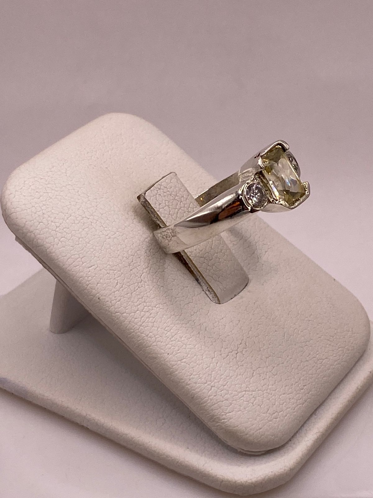 Anillo de Plata 925 con Zirconia Amarilla