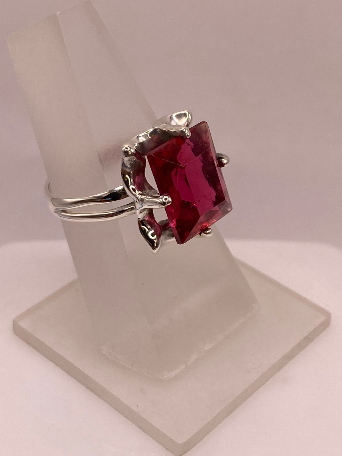 ANILLO DE PLATA 925 CON ZIRCONIA COLOR FUCSIA