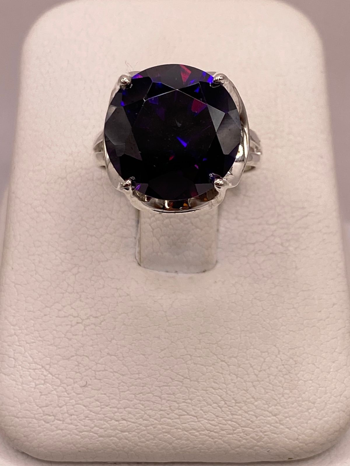 Anillo de Plata 925 con Zirconia Morada