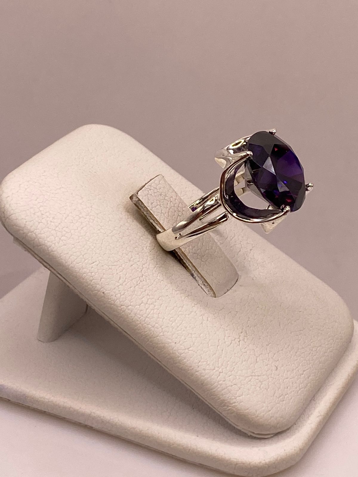 Anillo de Plata 925 con Zirconia Morada
