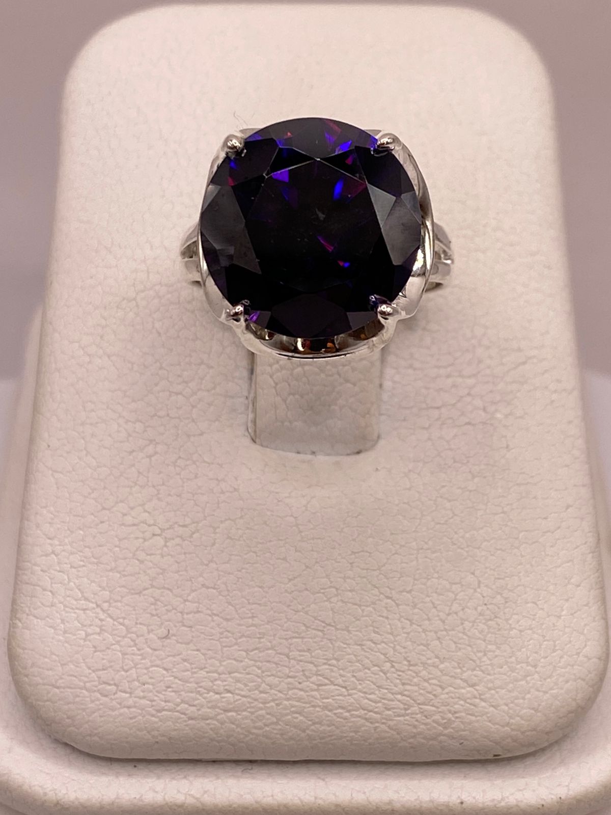 Anillo de Plata 925 con Zirconia Morada