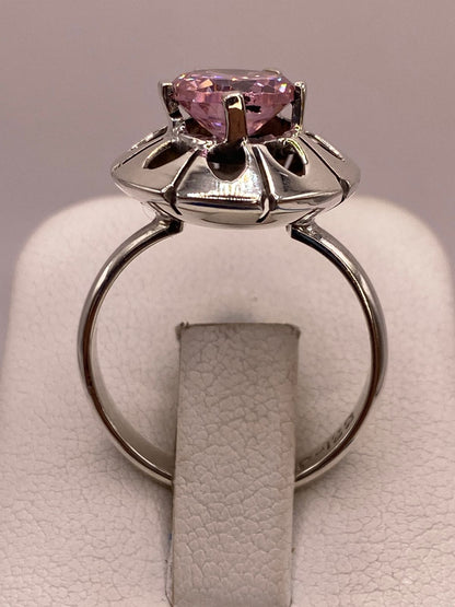 Anillo de Plata 925 con Zirconia Rosa Facetada, Diseño Floral Hecho, vista de detalle