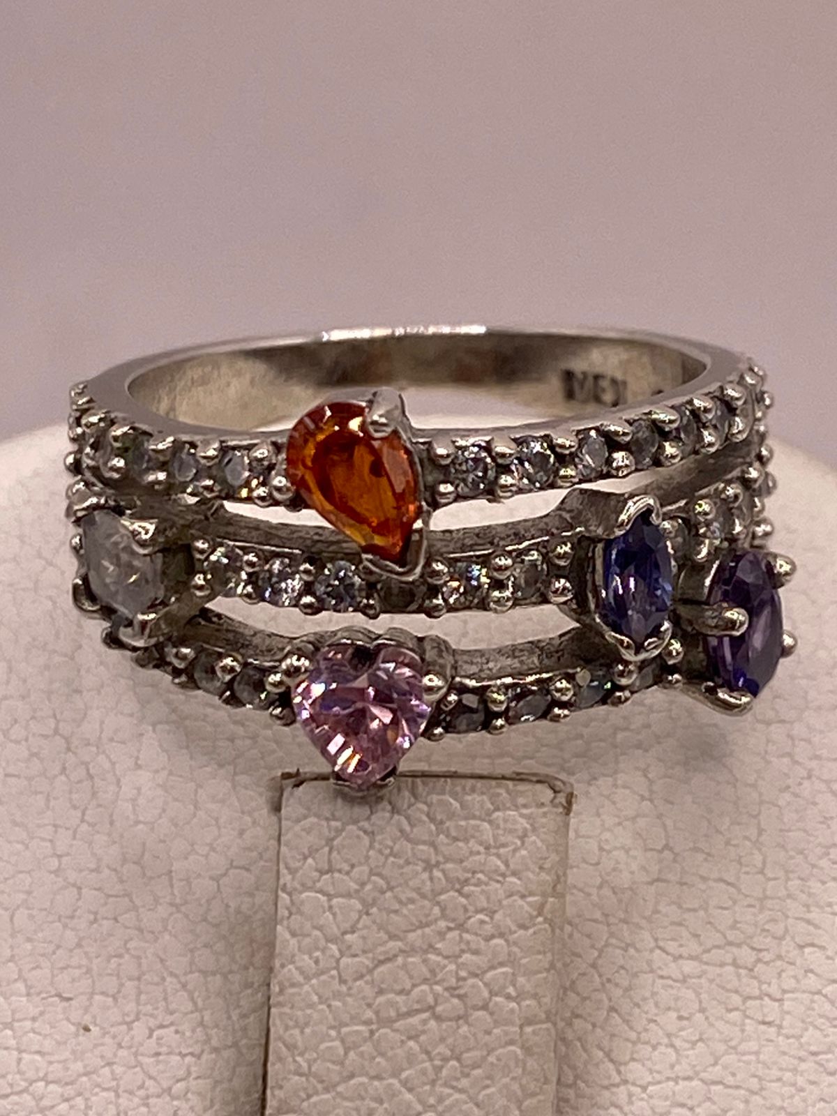 ANILLO DE PLATA 925 CON ZIRCONIAS MULTICOLOR DISEÑO TRIPLE BANDA ELEGANTE
