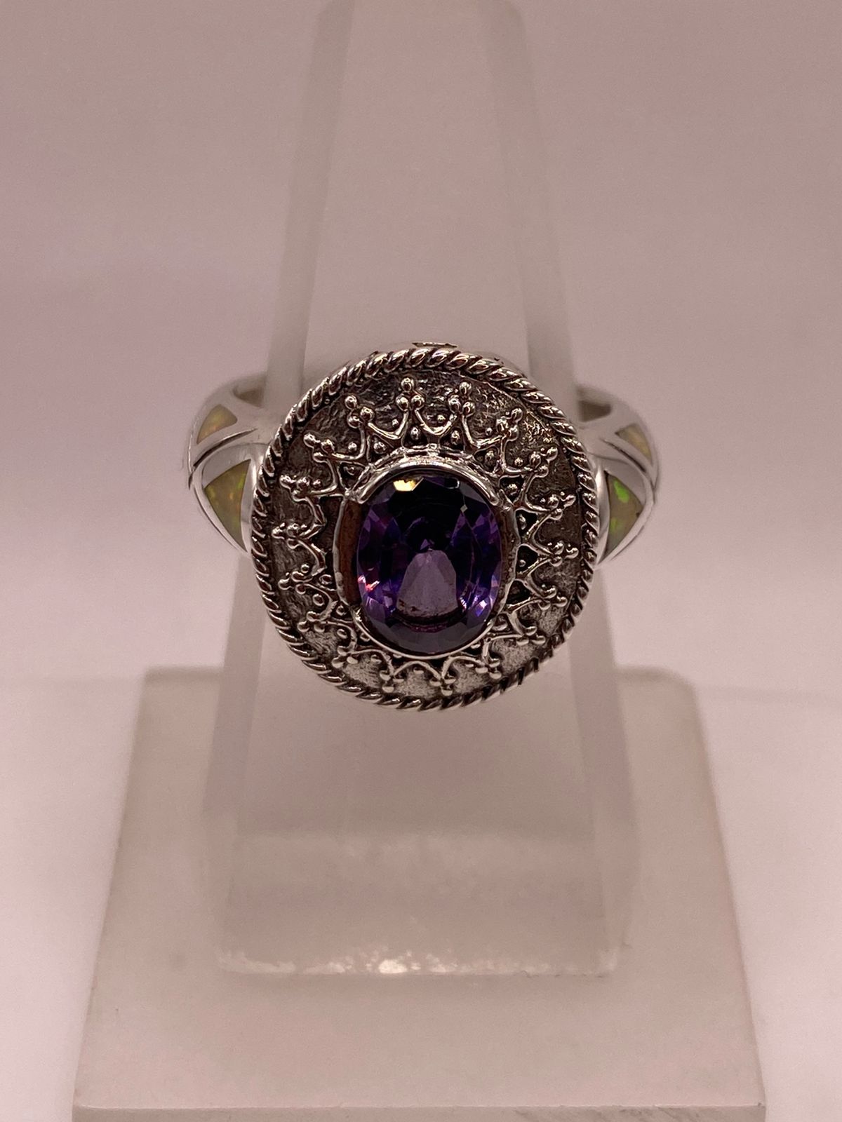 ANILLO DE PLATA .950 CON ZIRCONIA VIOLETA Y ÓPALO DE FUEGO DISEÑO REAL