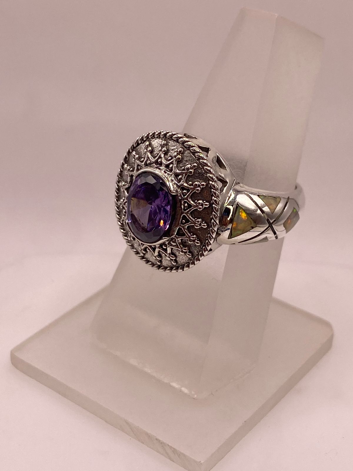ANILLO DE PLATA .950 CON ZIRCONIA VIOLETA Y ÓPALO DE FUEGO DISEÑO REAL