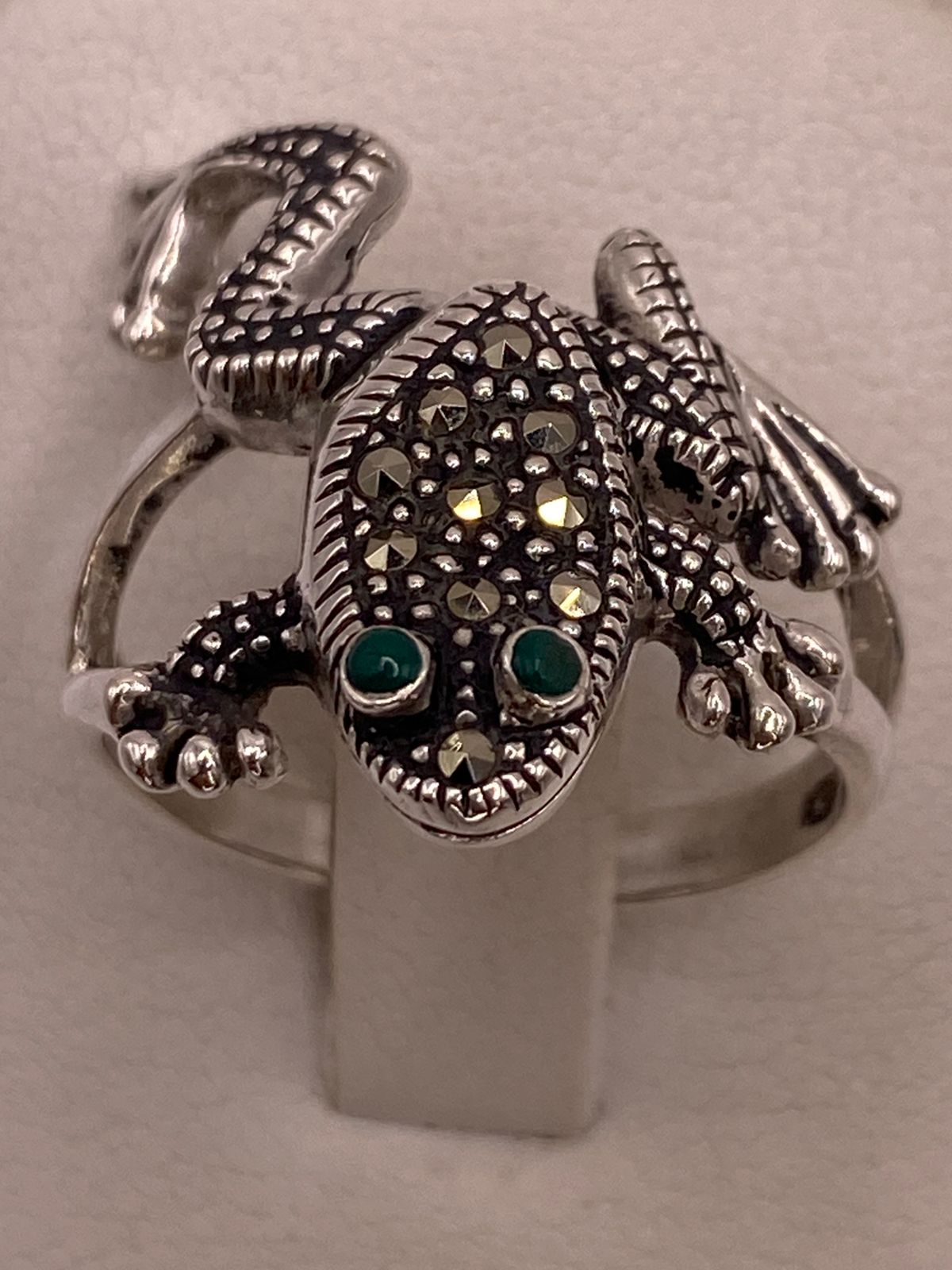 Anillo Sapo Vintage con Marquesitas en Plata Ley 925