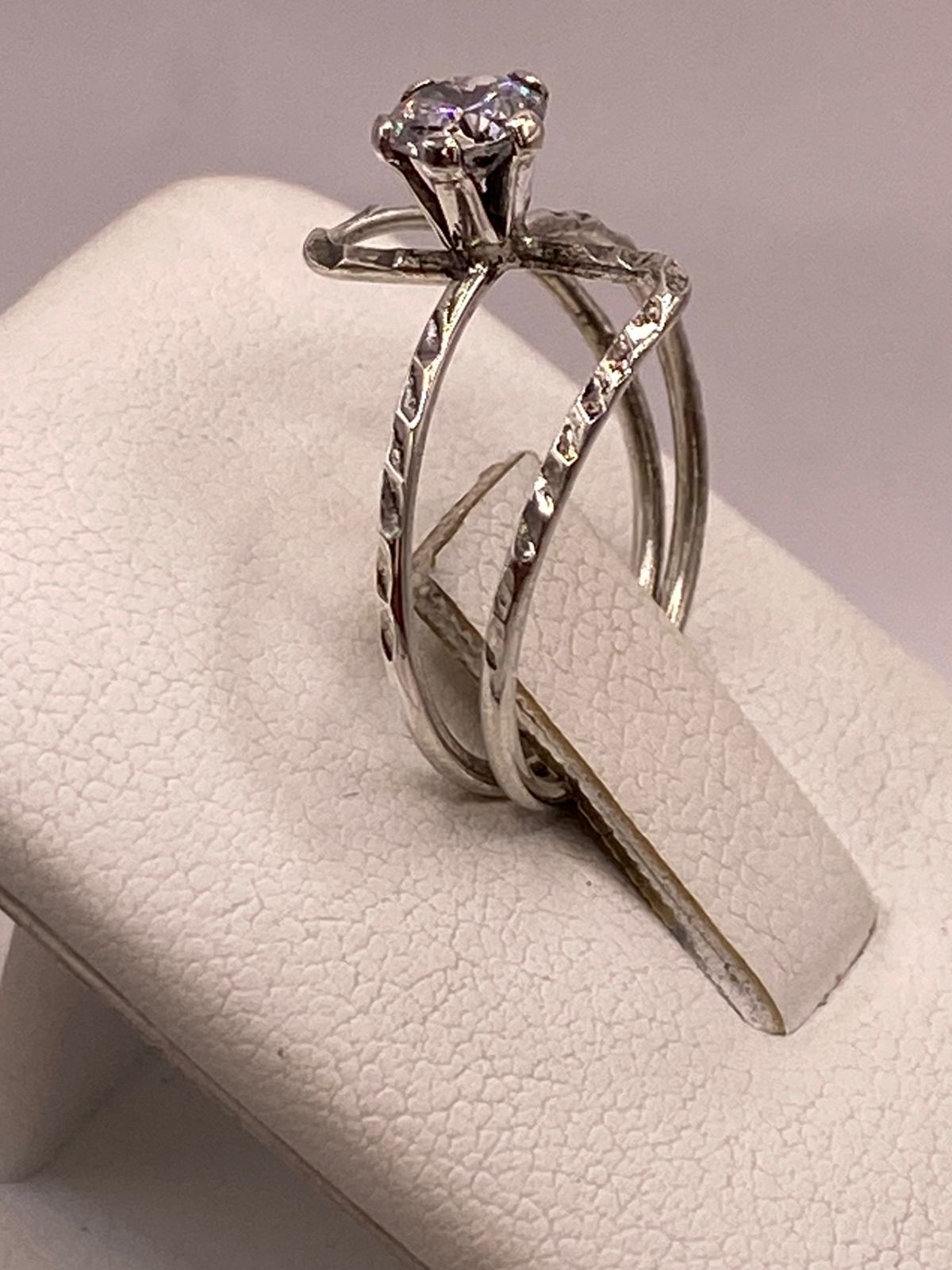 Anillo Solitario de Zirconia Blanca en Plata Ley 925
