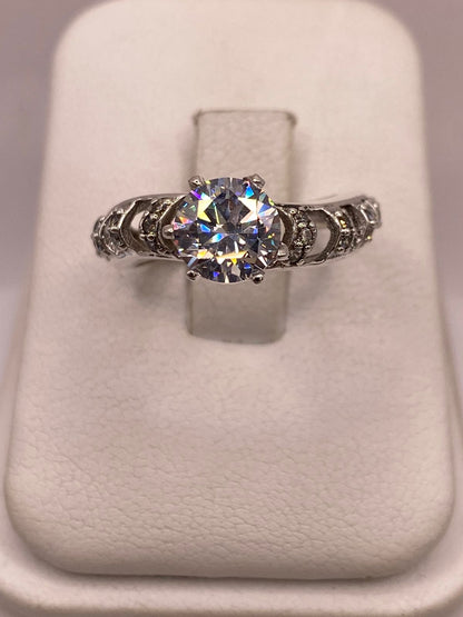 Anillo Solitario de Zirconia Blanca en Plata Ley 925, vista frontal