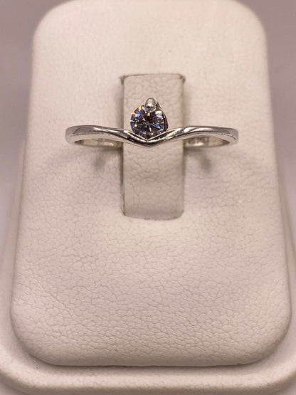 Anillo Solitario con Zirconia Blanca en Plata Ley 925
