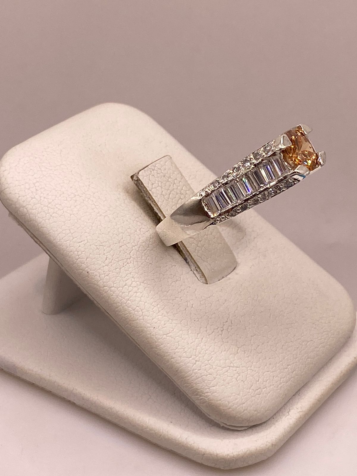 ANILLO SOLITARIO CON ZIRCONIA EN PLATA LEY 925 💎