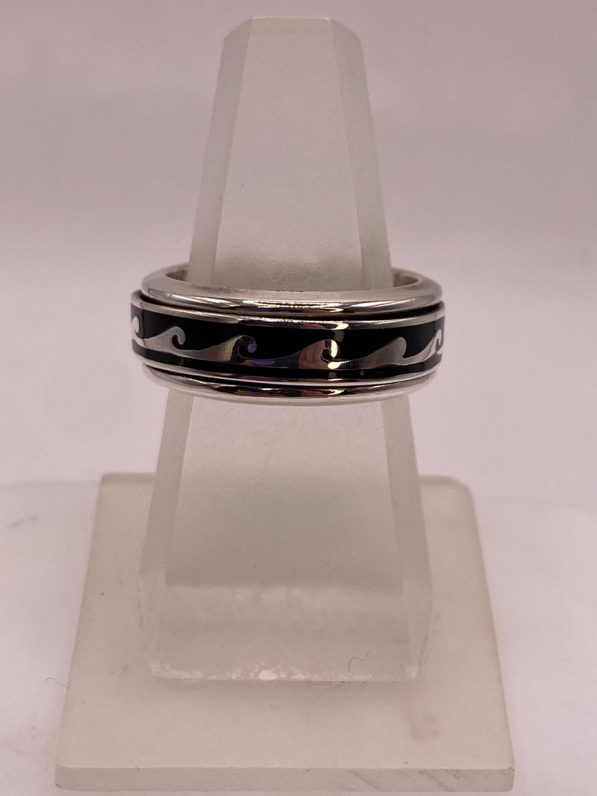 Anillo Spinner de Plata .925 con Diseño de Olas