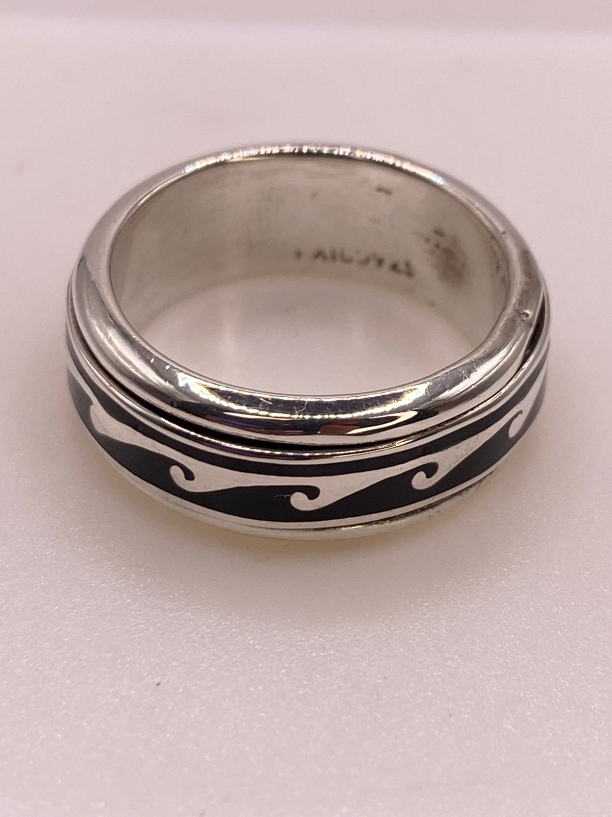 Anillo Spinner de Plata .925 con Diseño de Olas