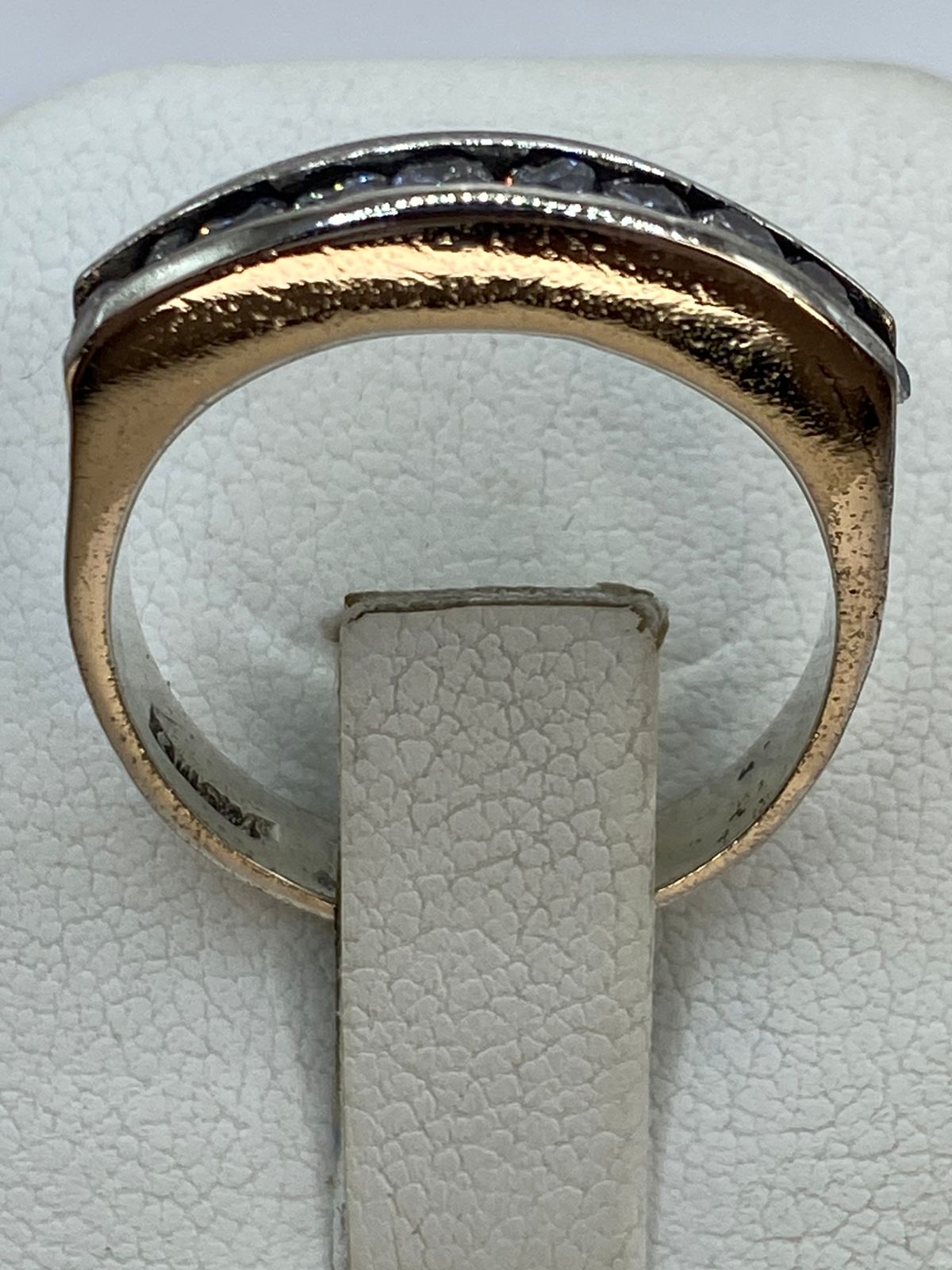 Anillo Tipo Banda con Zirconias en Plata 925