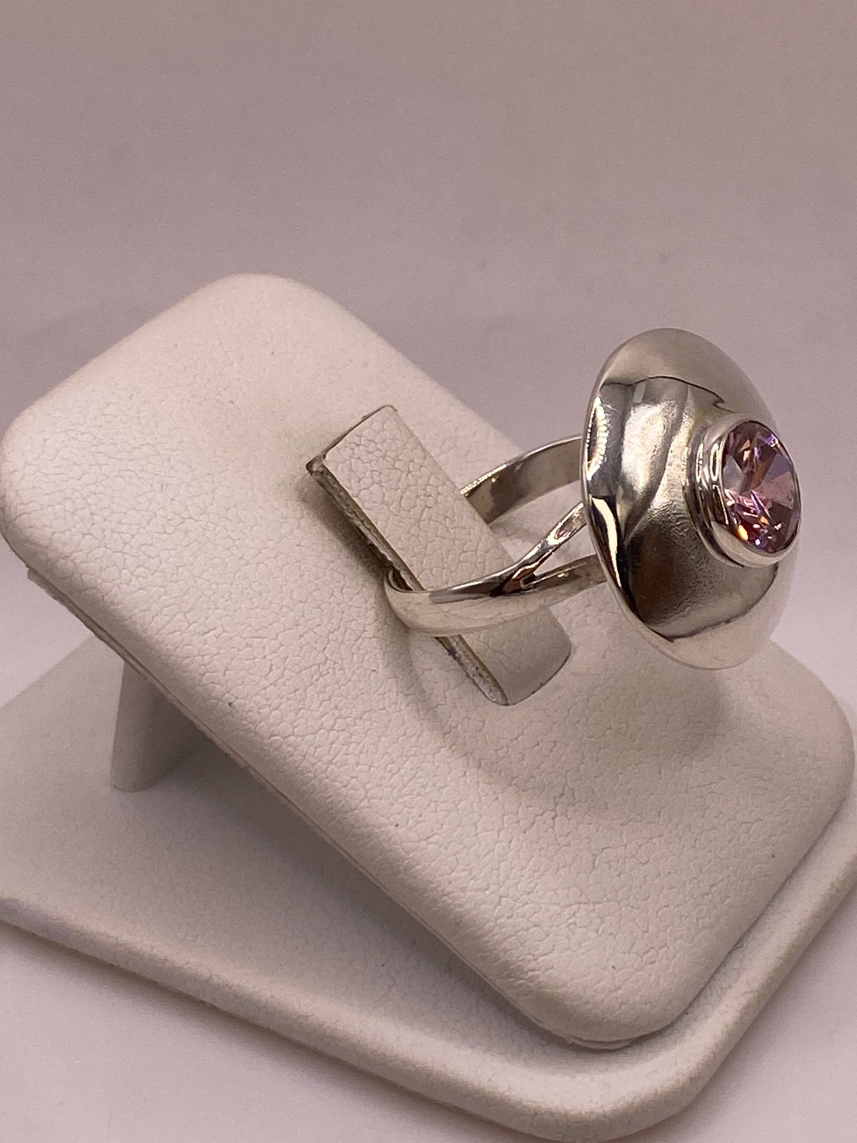 Anillo Tipo Domo de Plata 925 con Zirconia Rosa