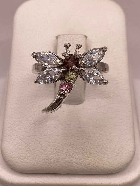 Anillo Tipo Libélula con Zirconias Multicolor en Plata Ley 925 en báscula mostrando peso