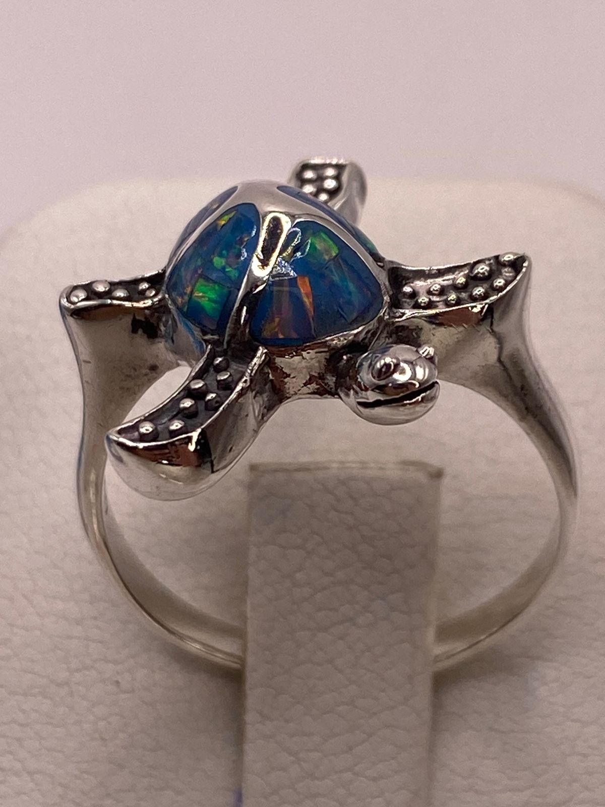 ANILLO TORTUGA MARINA EN PLATA LEY 950 CON ÓPALO DE FUEGO🐢