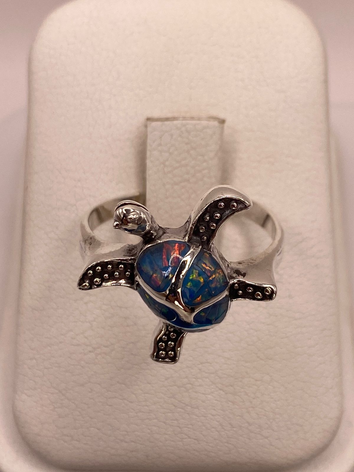 ANILLO TORTUGA MARINA EN PLATA LEY 950 CON ÓPALO DE FUEGO🐢