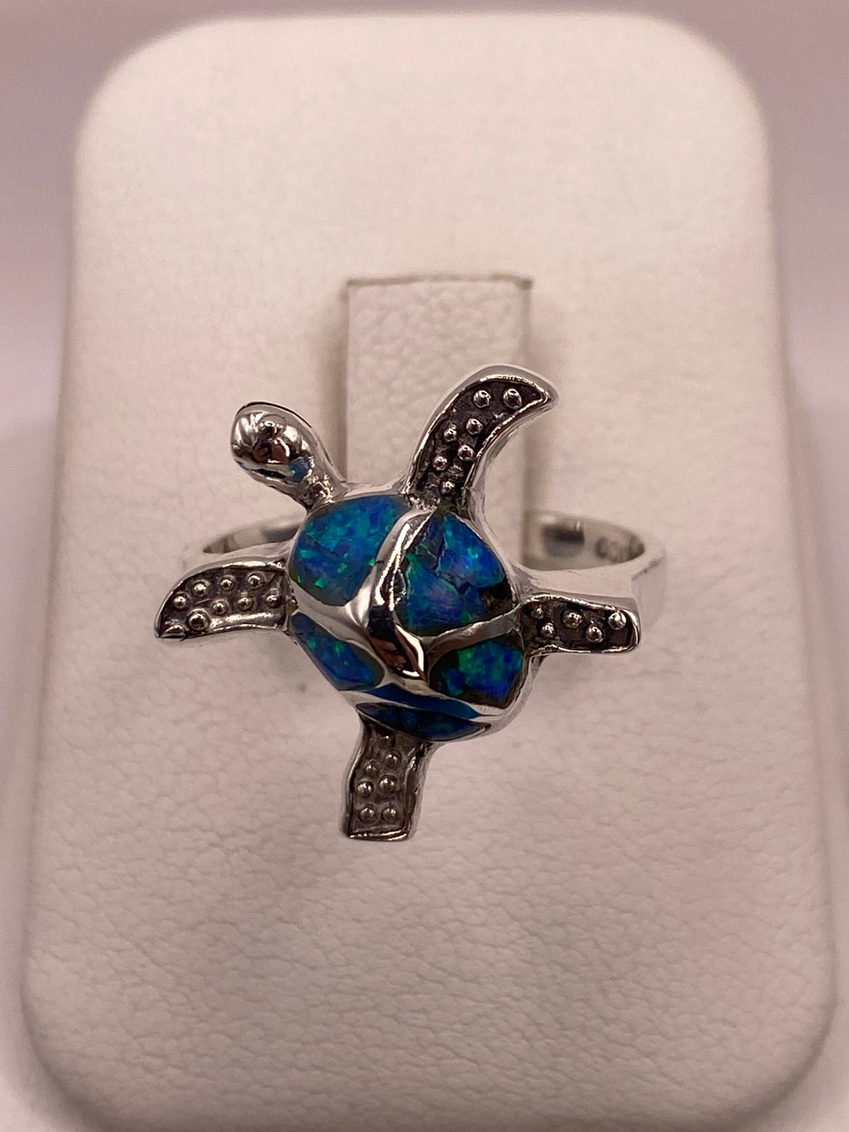 ANILLO TORTUGA MARINA EN PLATA LEY 950 CON ÓPALO DE FUEGO🐢