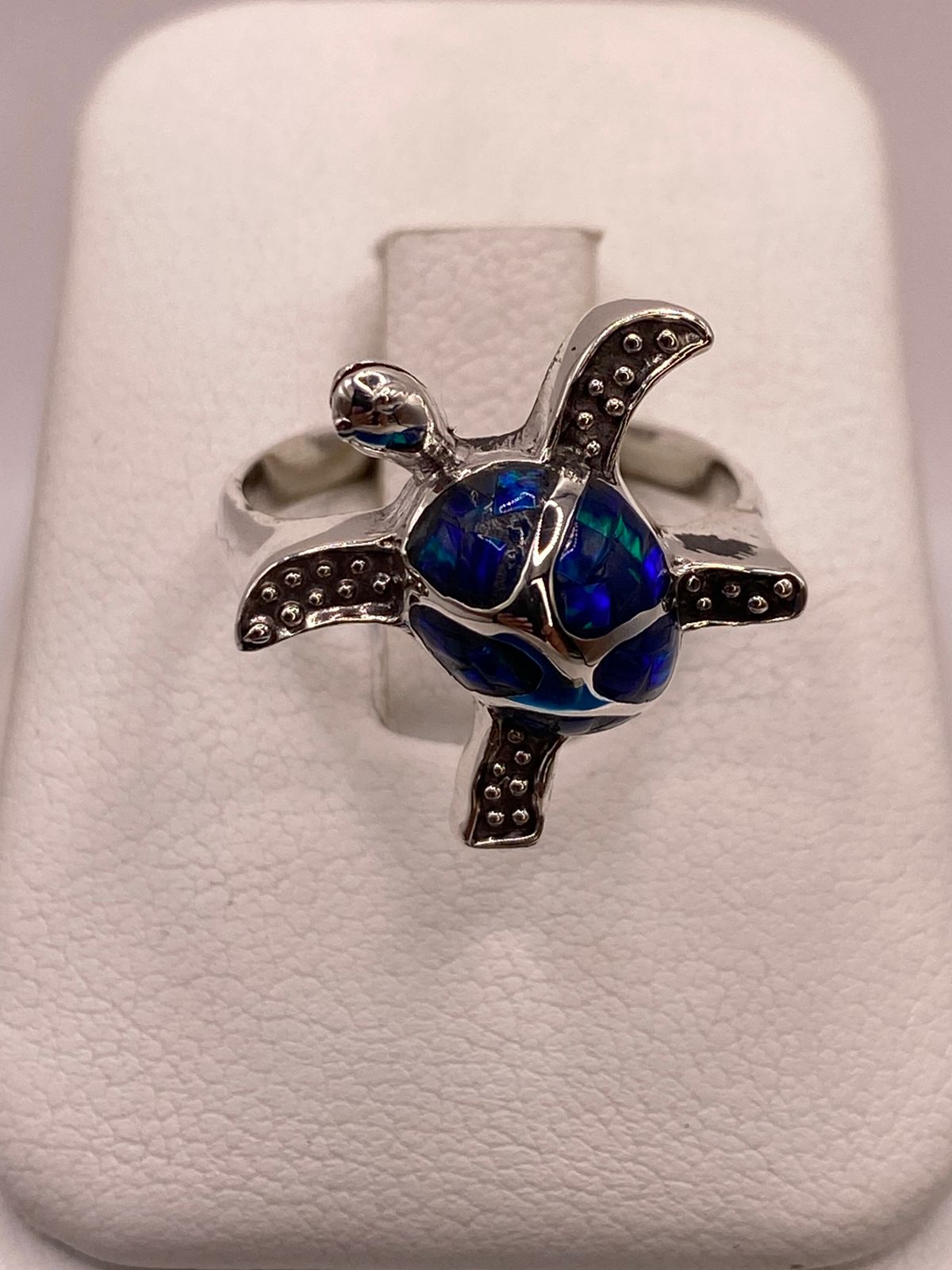 ANILLO TORTUGA MARINA DE PLATA LEY 950 CON ÓPALO DE FUEGO