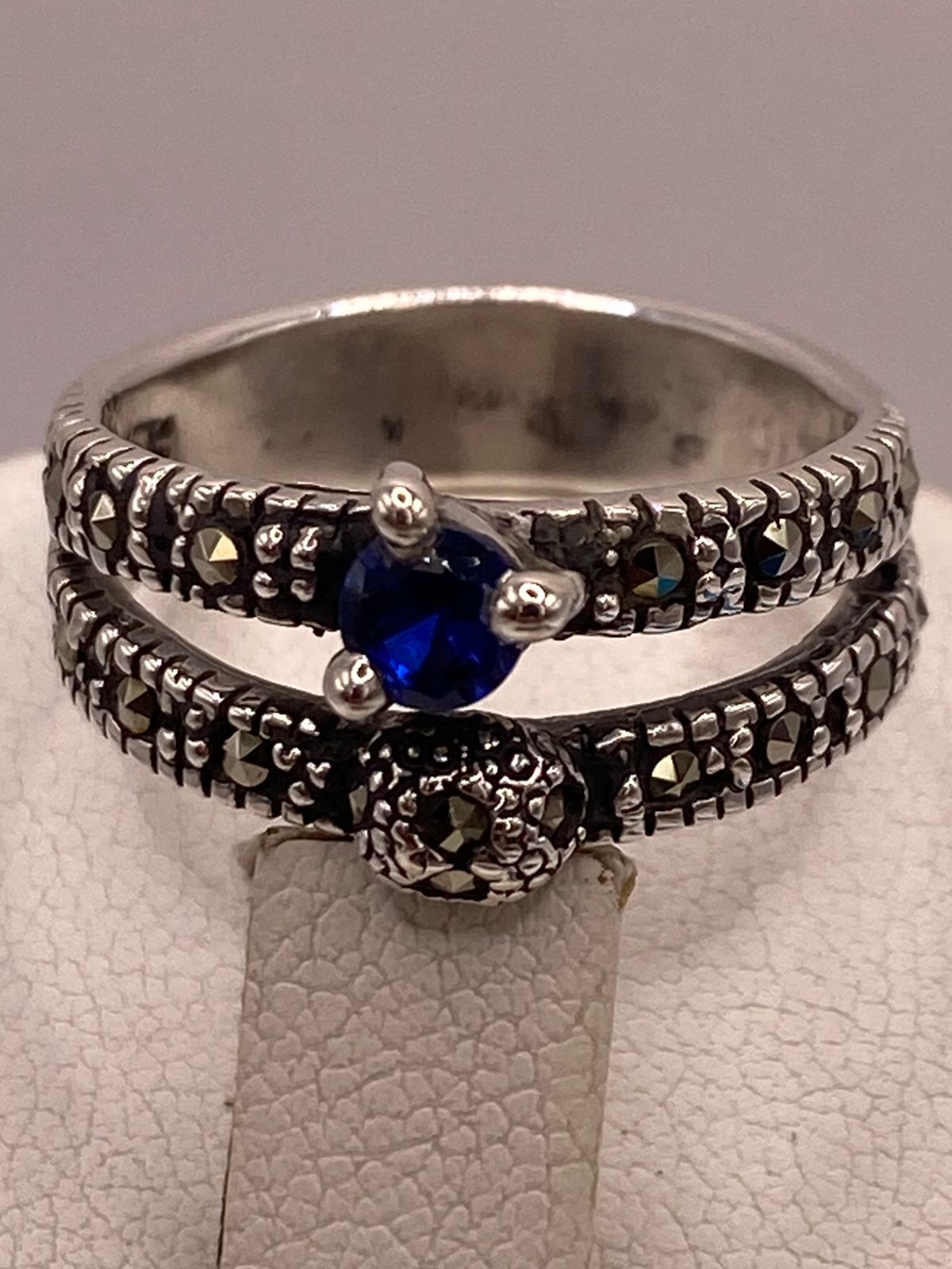 Anillo Vintage Doble Banda con Zirconia Azul y Marquesitas en Plata Ley 925