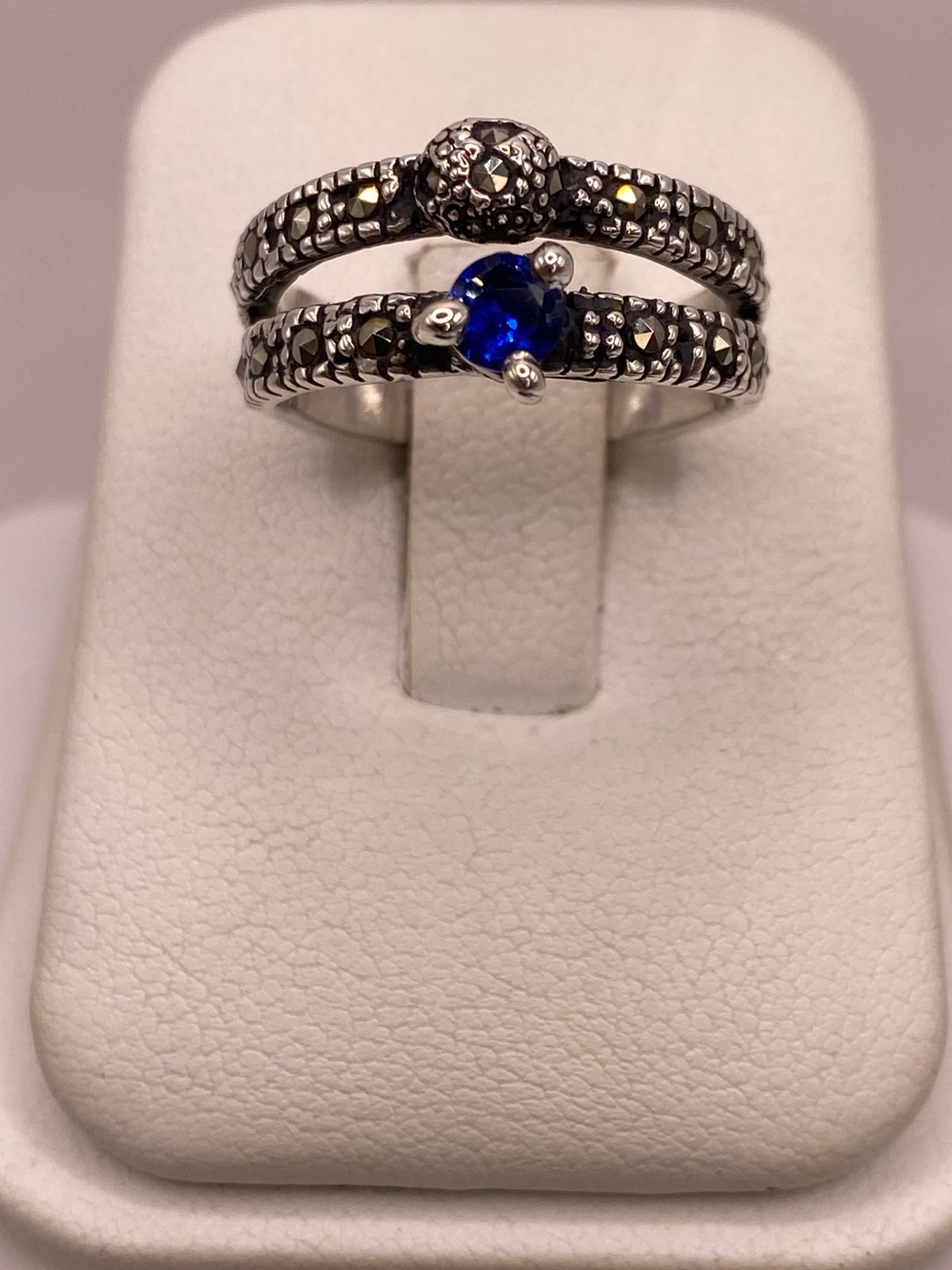 Anillo Vintage Doble Banda con Zirconia Azul y Marquesitas en Plata Ley 925