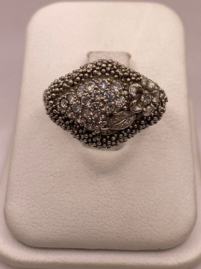 Anillo Vintage Floral con Zirconias en Plata Ley 925, vista superior