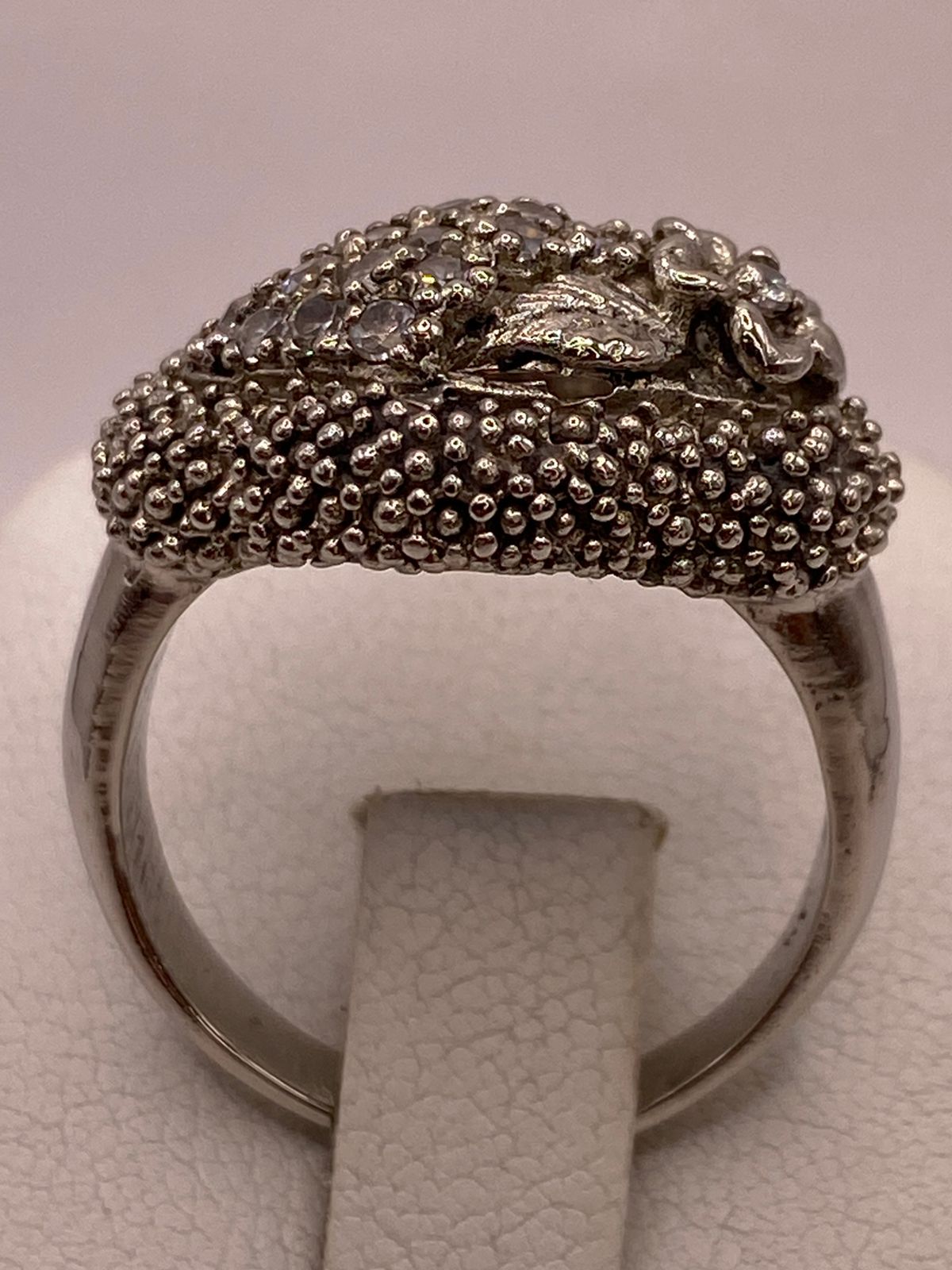 Anillo Vintage Floral con Zirconias en Plata Ley 925
