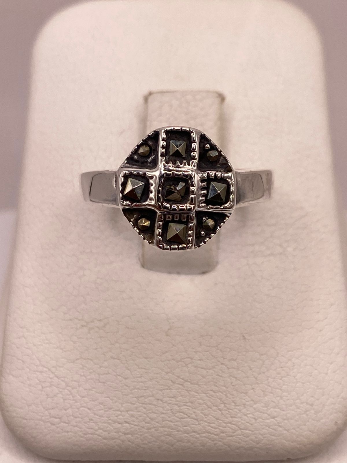 Anillo Vintage Geométrico con Marquesitas en Plata Ley 925