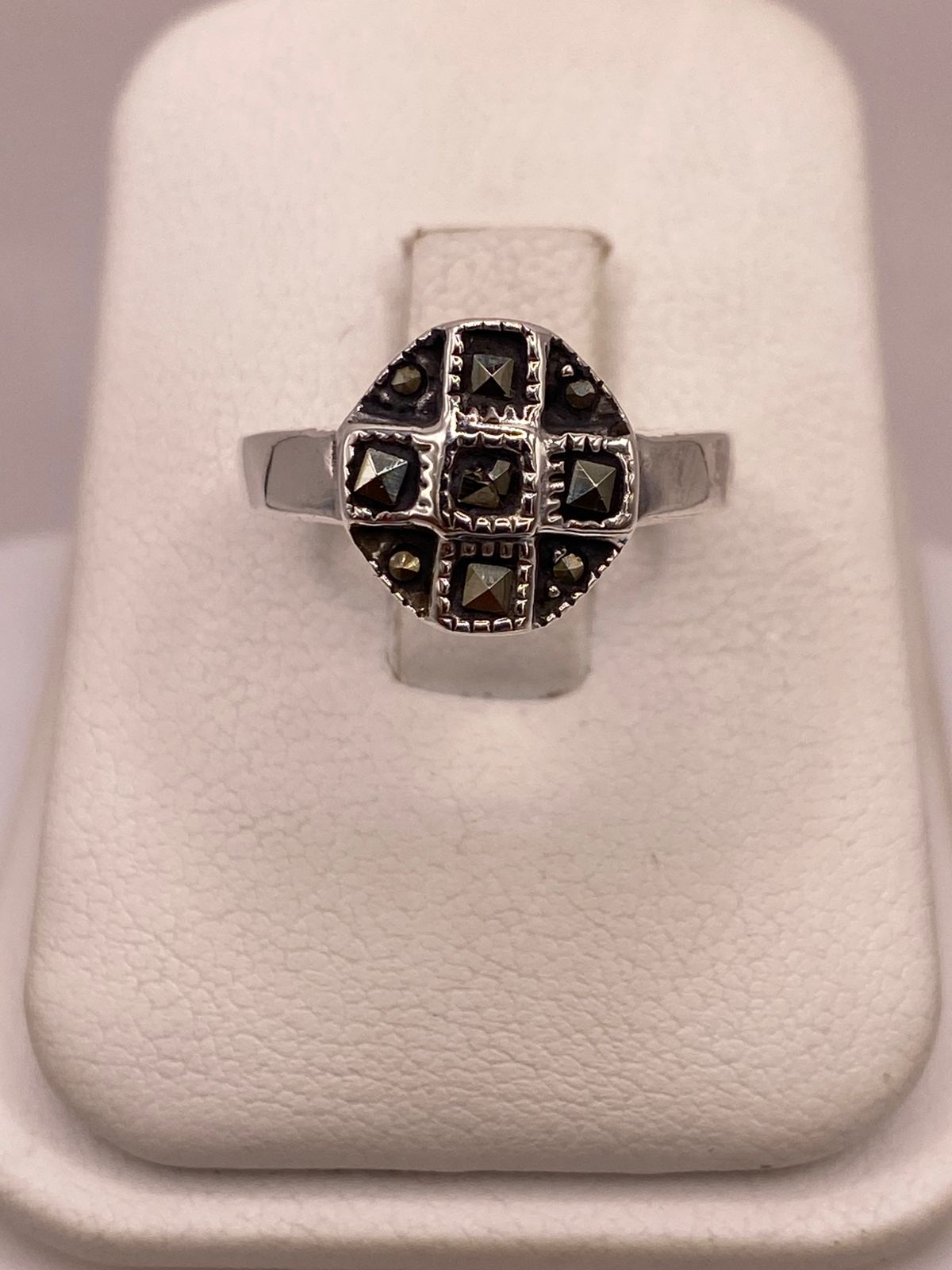 Anillo Vintage Geométrico con Marquesitas en Plata Ley 925