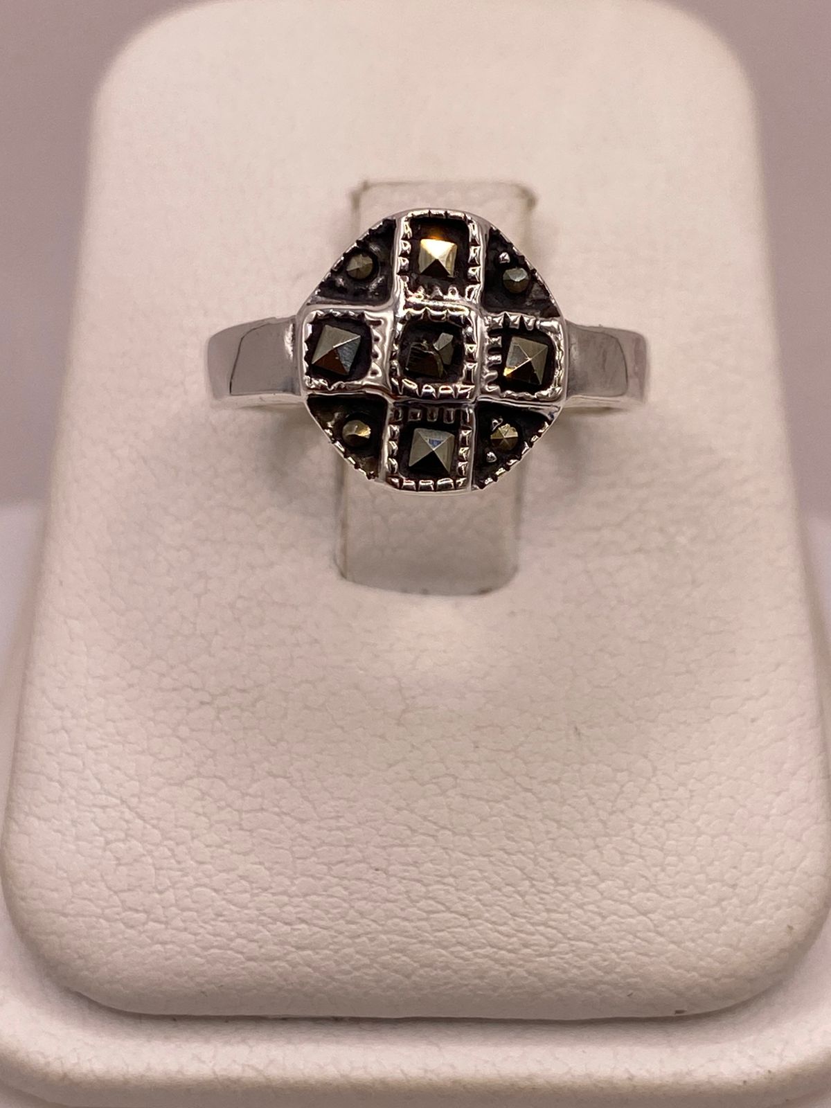Anillo Vintage Geométrico con Marquesitas en Plata Ley 925