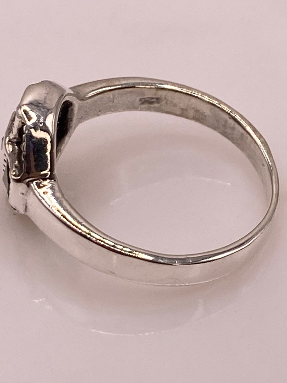 Anillo Vintage Geométrico con Marquesitas en Plata Ley 925