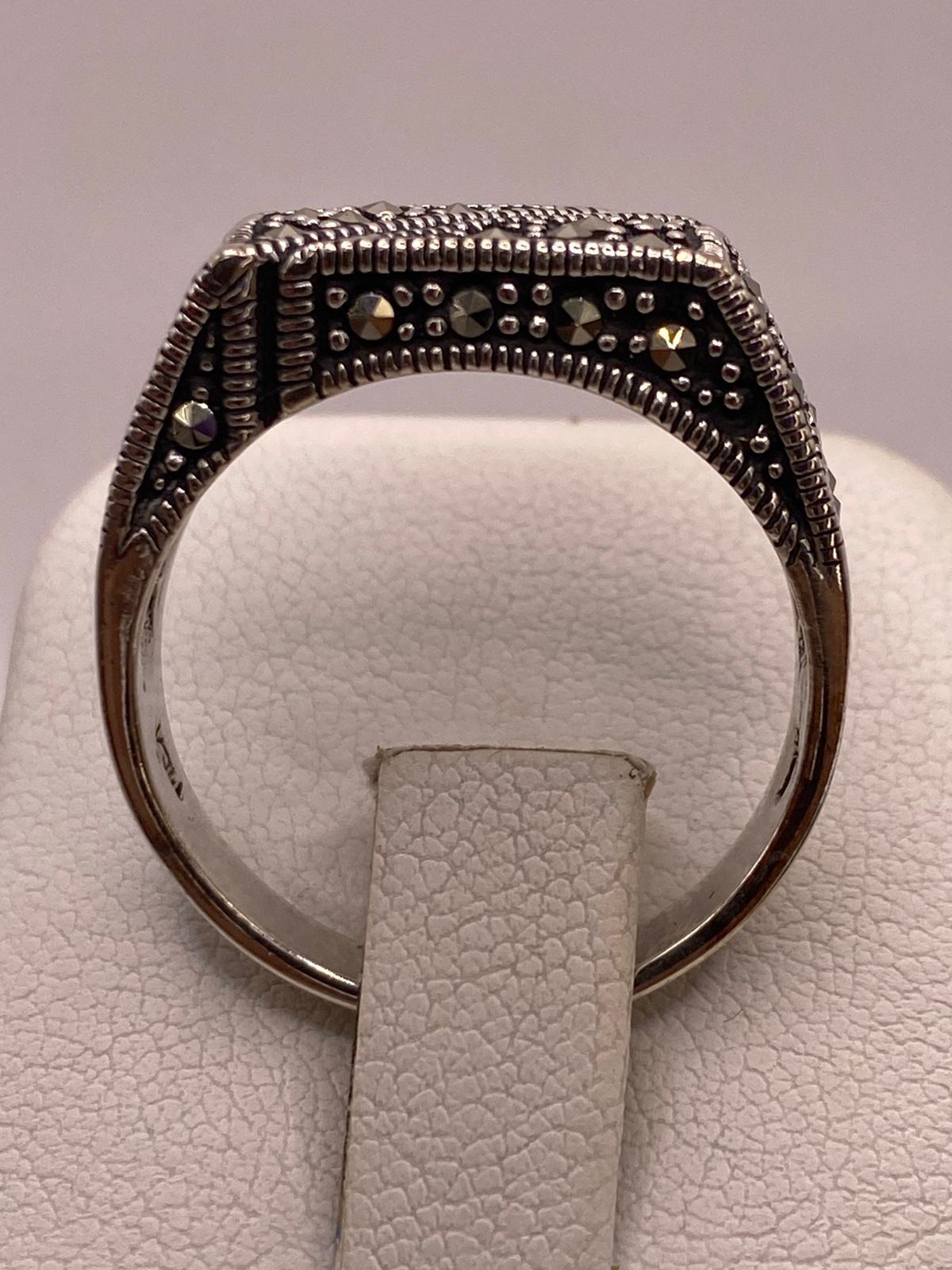 Anillo Vintage Geométrico con Marquesitas en Plata Ley 925