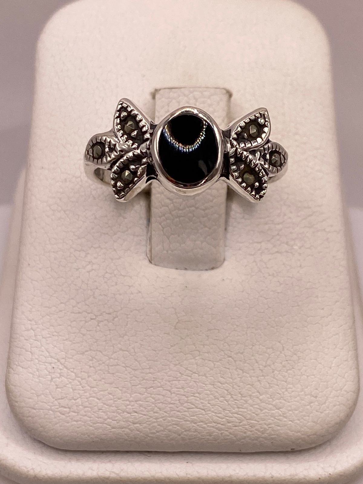 Anillo Vintage con Piedra Negra y Marquesitas en Plata Ley 925