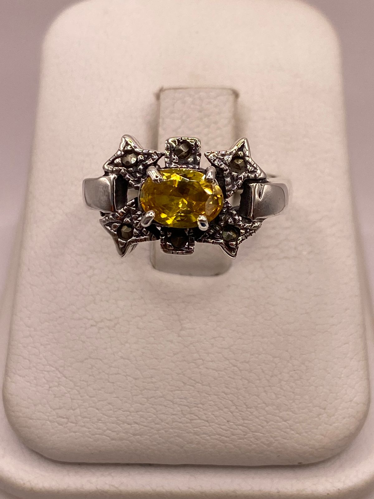 Anillo Vintage con Zirconia Amarilla y Marquesitas en Plata Ley 925