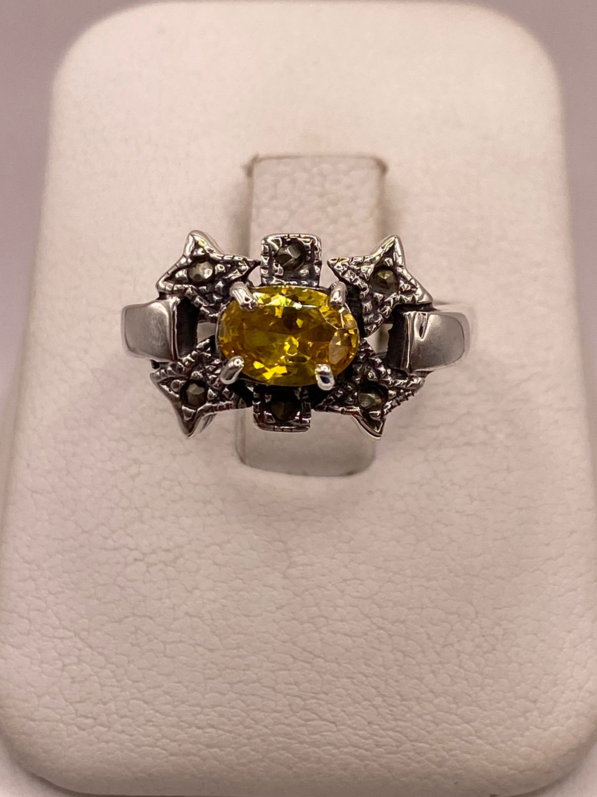 Anillo Vintage con Zirconia Amarilla y Marquesitas en Plata Ley 925