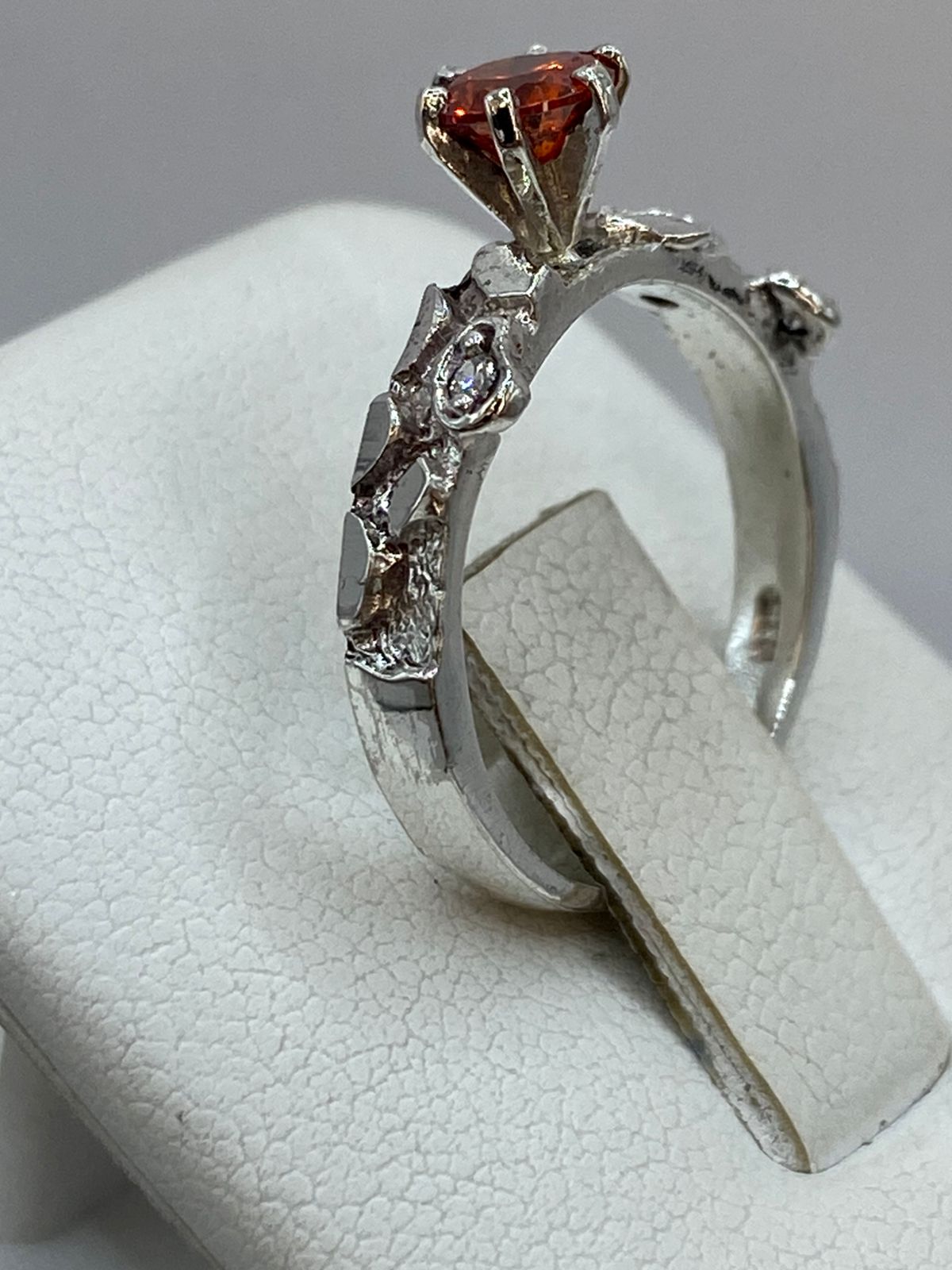 Anillo Vintage con Zirconia Naranja en Plata 925