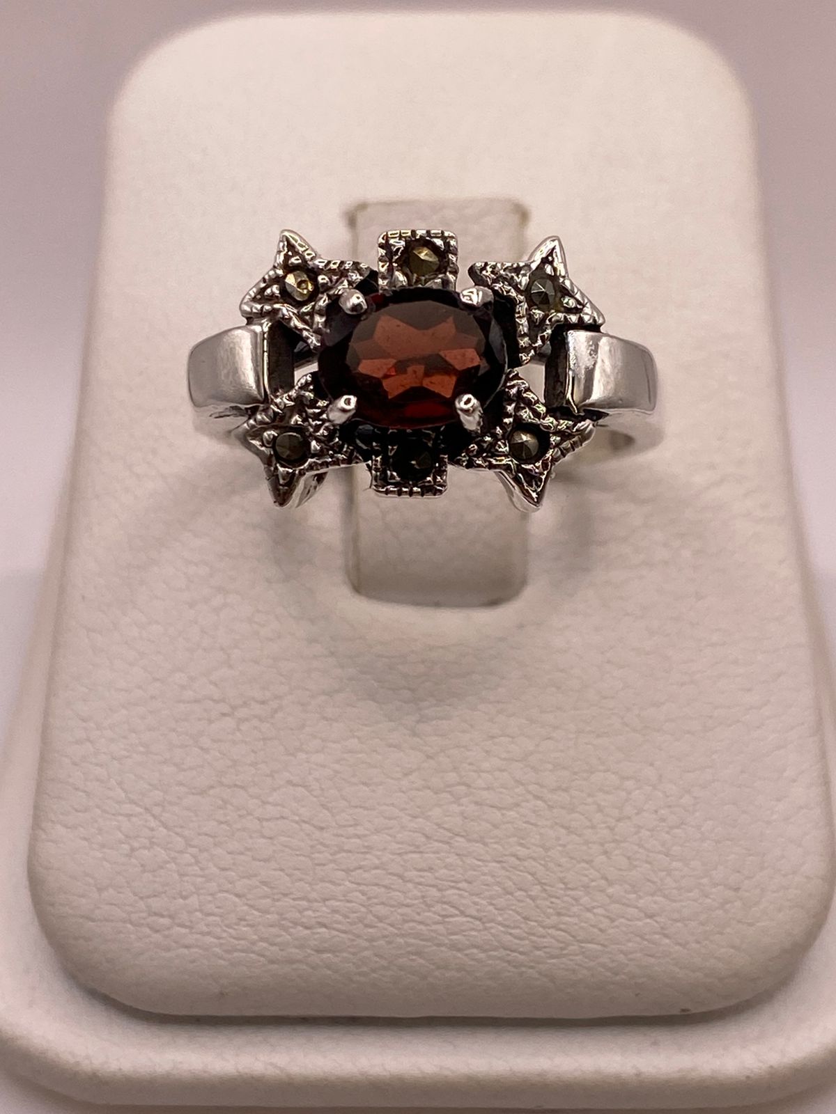 Anillo Vintage con Zirconia Roja y Marquesitas en Plata Ley 925
