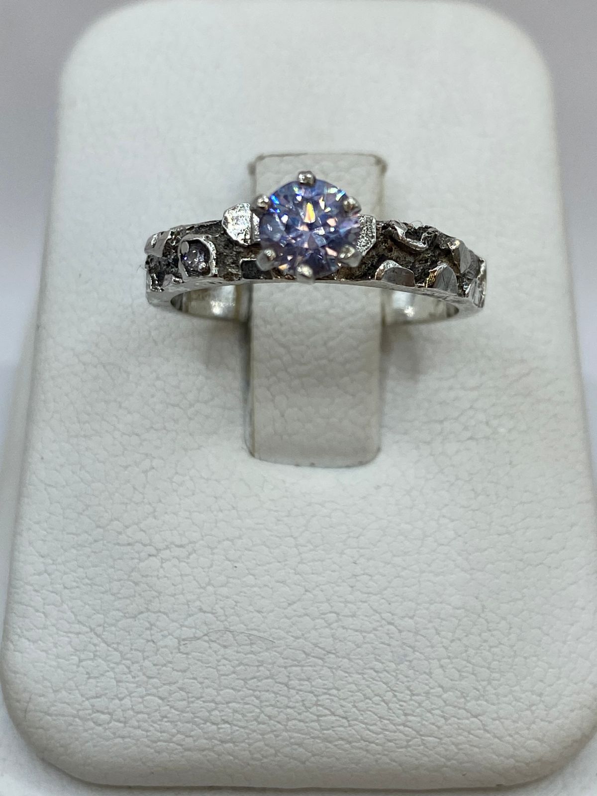 Anillo Vintage con Zirconia Tono Lila en Plata 925