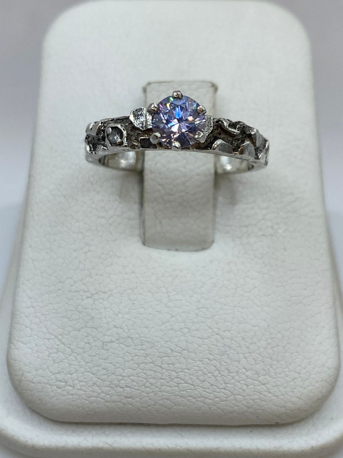 Anillo Vintage con Zirconia Tono Lila en Plata 925
