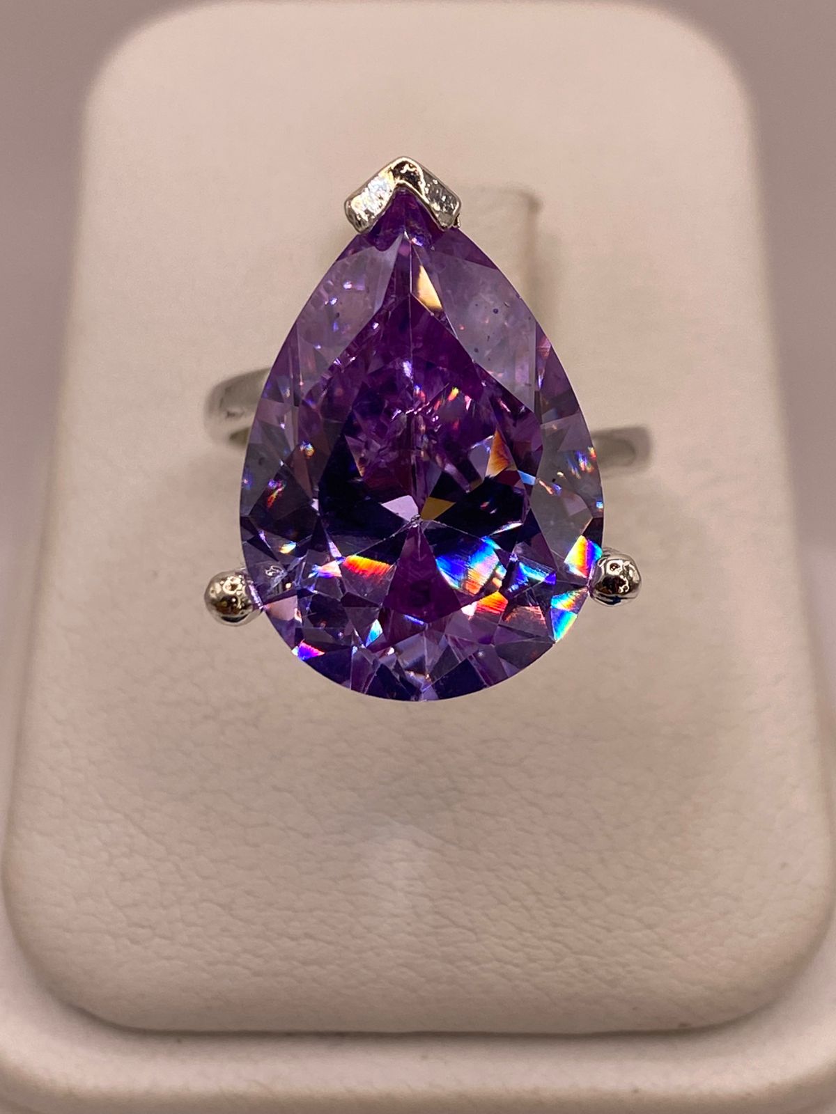 Anillo de Zirconia Púrpura Gigante Plata Ley 925
