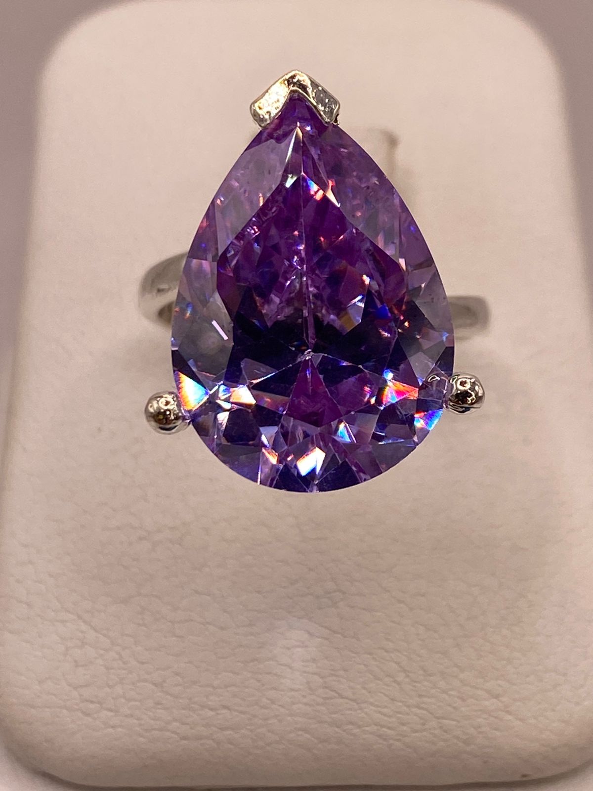 Anillo de Zirconia Púrpura Gigante Plata Ley 925