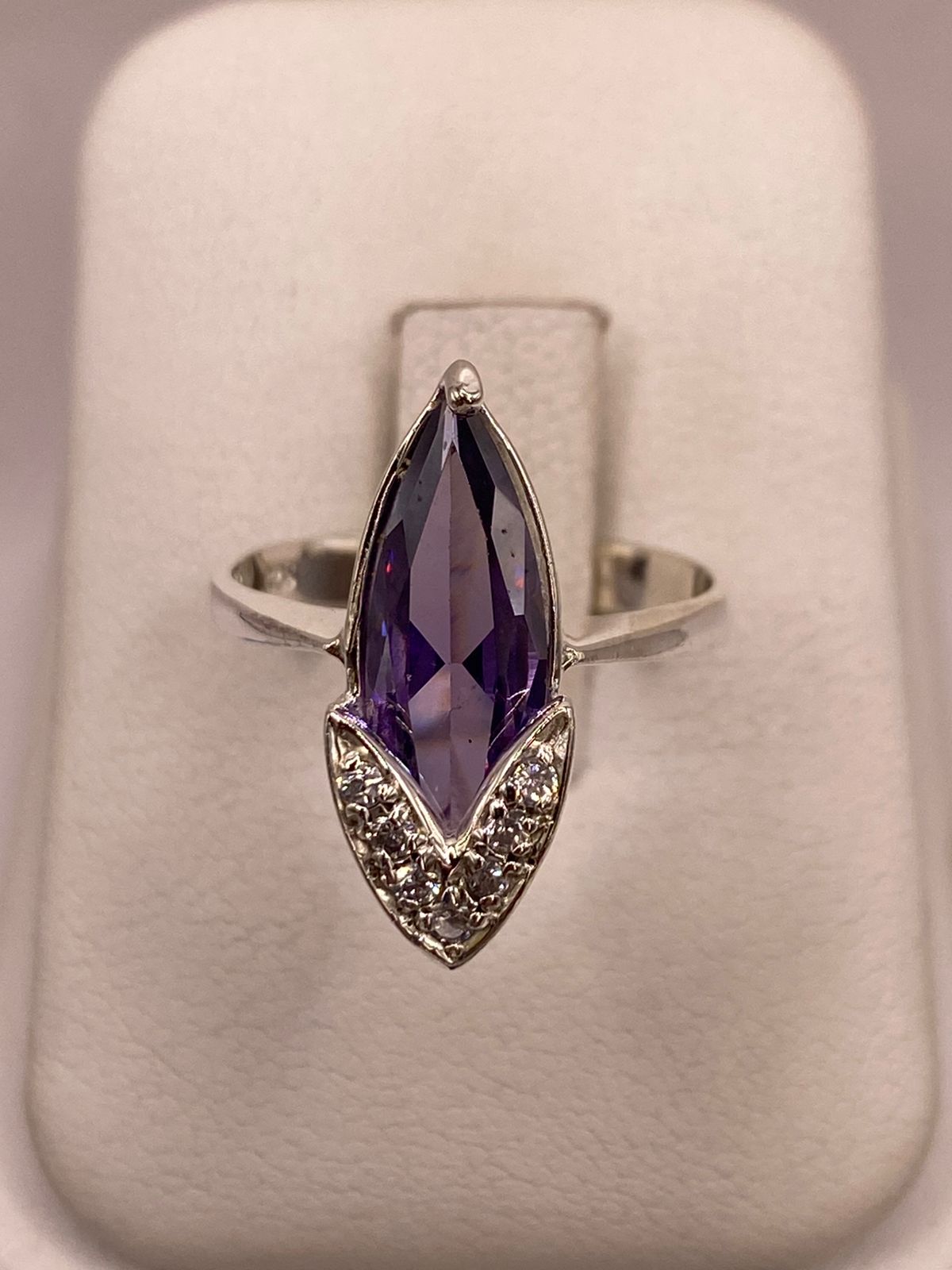 Anillo de Zirconia Púrpura Marquesa Plata Ley 925